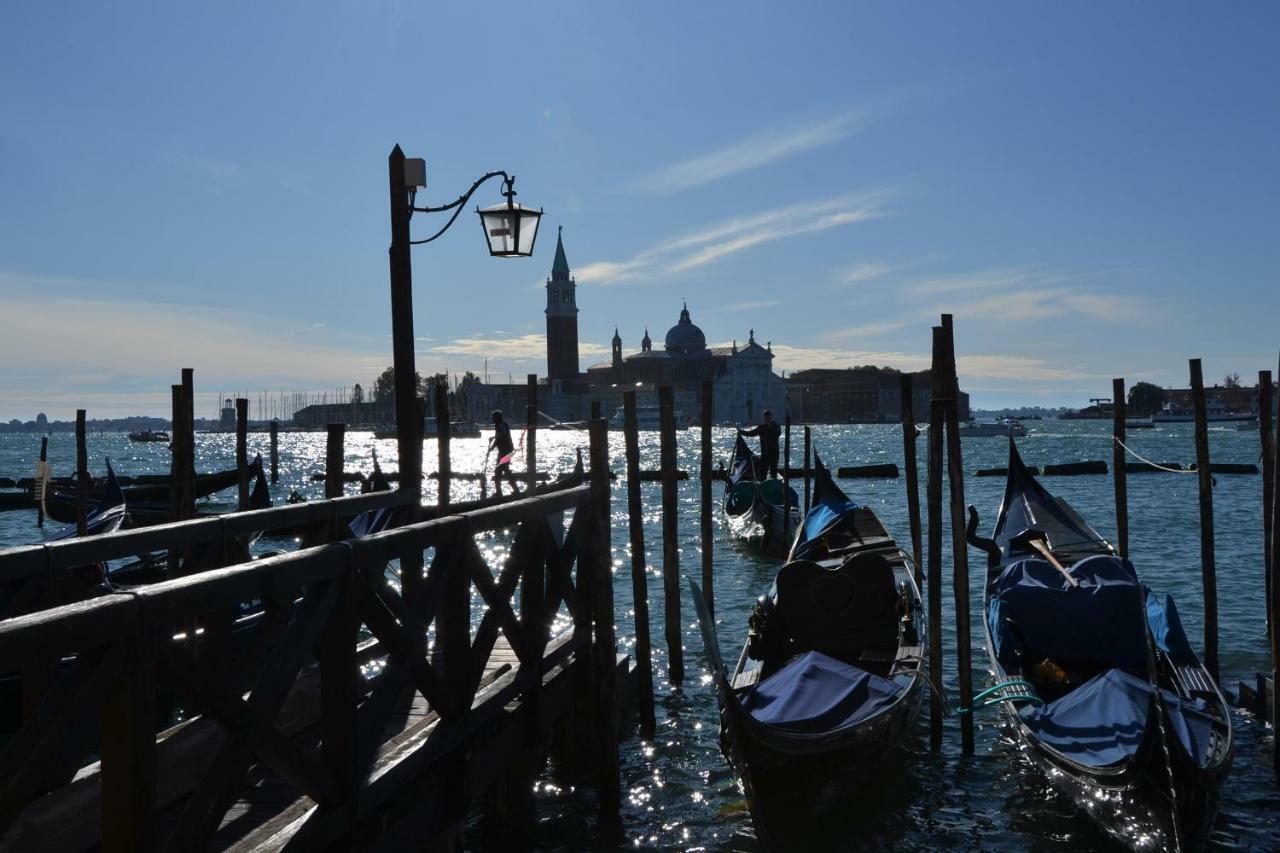 Castello 5888 B, Santa Marina, Calle Marcello, Canale * Venecia